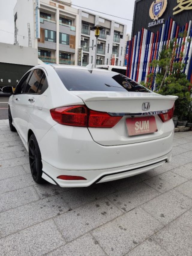 零頭款可全貸 實車實價 絕不到場再加價 里程保證 無泡水 無事故 無待修  第6張相片