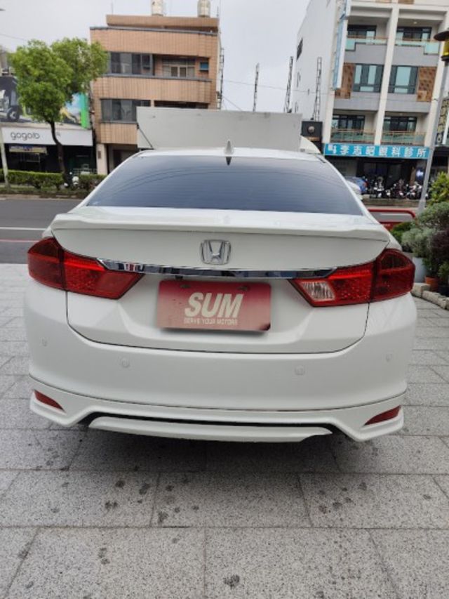 零頭款可全貸 實車實價 絕不到場再加價 里程保證 無泡水 無事故 無待修  第7張相片