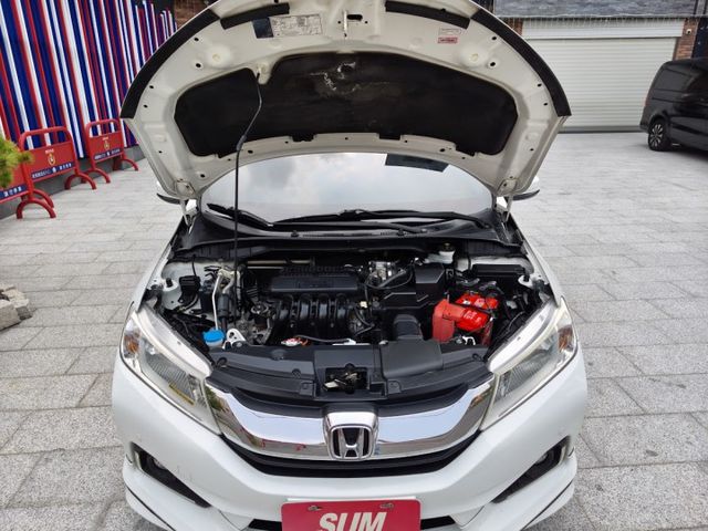 零頭款可全貸 實車實價 絕不到場再加價 里程保證 無泡水 無事故 無待修  第13張相片