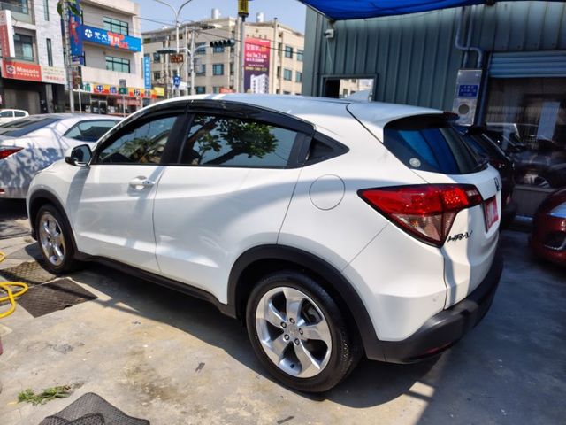 零頭款可全貸 實車實價 絕不到場再加價 里程保證 無泡水 無事故 無待修  第5張相片