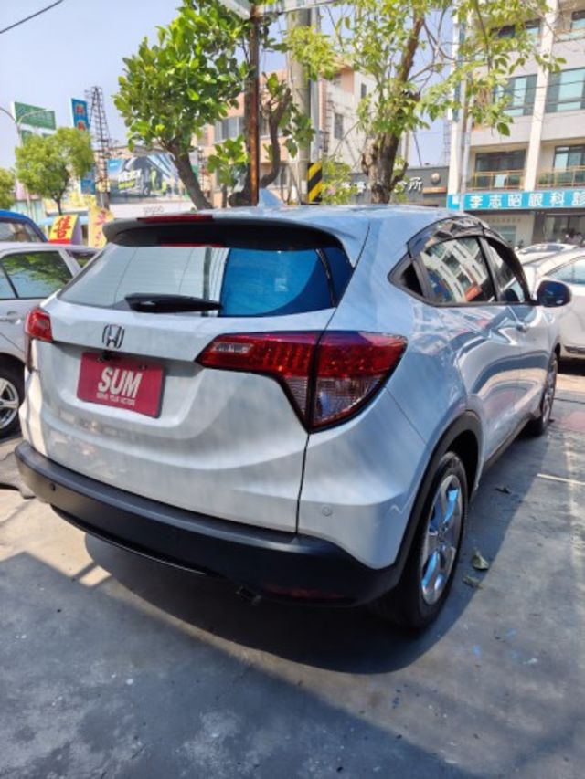 零頭款可全貸 實車實價 絕不到場再加價 里程保證 無泡水 無事故 無待修  第8張相片