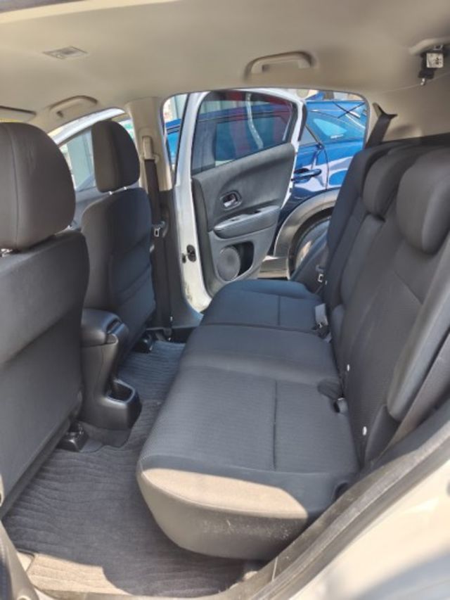 零頭款可全貸 實車實價 絕不到場再加價 里程保證 無泡水 無事故 無待修  第10張相片