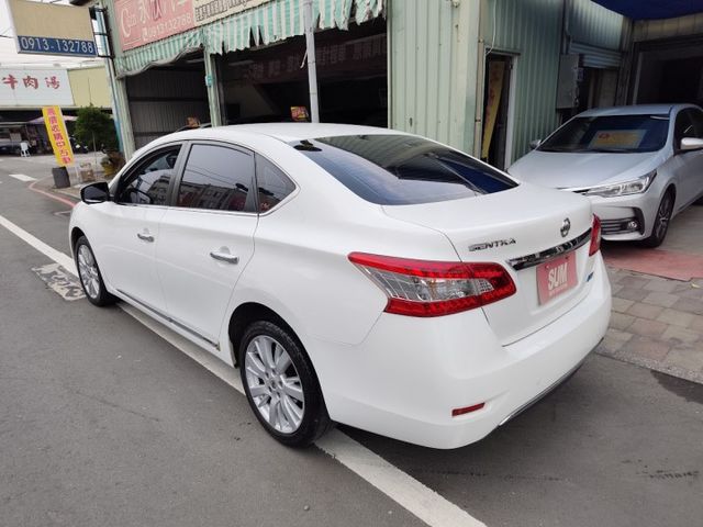 零頭款可全貸 實車實價 絕不到場再加價 里程保證 無泡水 無事故 無待修  第5張相片