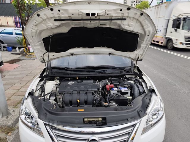 零頭款可全貸 實車實價 絕不到場再加價 里程保證 無泡水 無事故 無待修  第14張相片