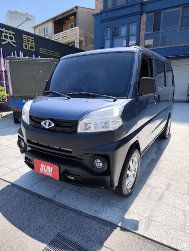自排 零頭款可全貸 實車實價 絕不到場再加價 里程保證 無泡水 無事故 無待修  第1張相片