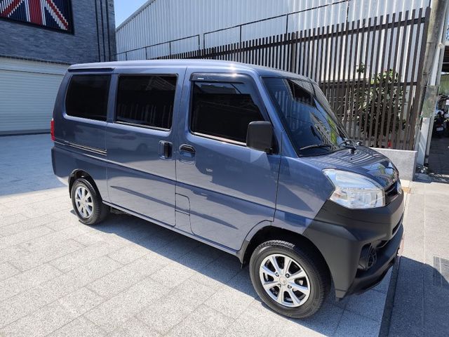 自排 零頭款可全貸 實車實價 絕不到場再加價 里程保證 無泡水 無事故 無待修  第4張相片