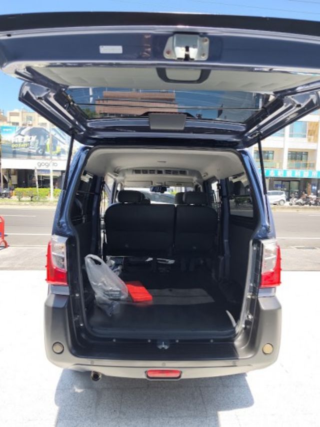 自排 零頭款可全貸 實車實價 絕不到場再加價 里程保證 無泡水 無事故 無待修  第11張相片