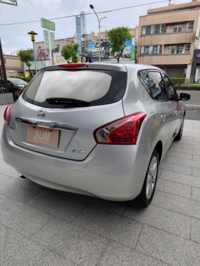 零頭款可全貸 實車實價 絕不到場再加價 里程保證 無泡水 無事故 無待修  第8張相片