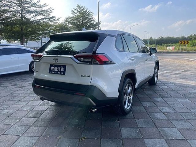 TOYOTA豐田 RAV4  第2張相片
