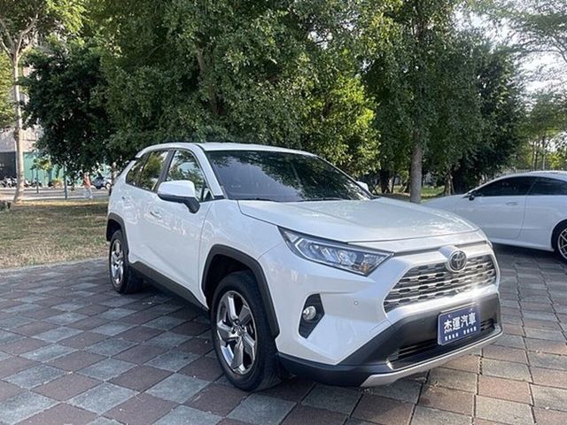 TOYOTA豐田 RAV4  第3張相片
