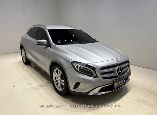 M-BENZ賓士 GLA200  第3張相片