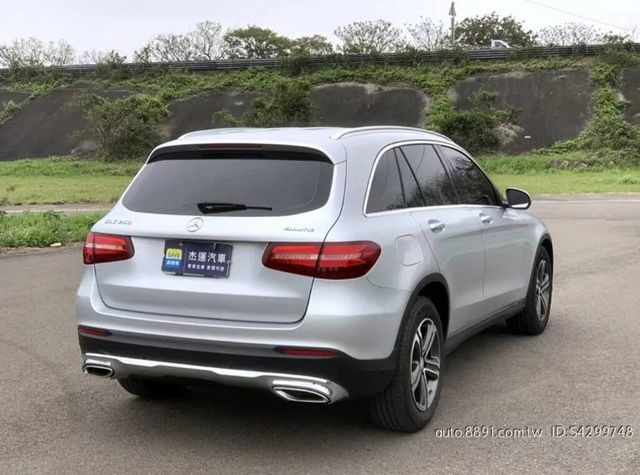 M-BENZ賓士 GLC250  第3張相片