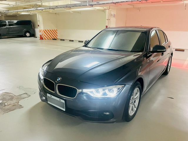 F30小改款 總代理 超低里程數 跑五萬多公里 前車主僅上下班代步使用 皆全車重新鍍膜 (保固一年)  第1張相片