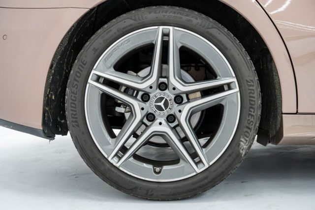 AMG套件 原廠保固至2026.01 稀有玫瑰金 贈全車日本陶瓷鍍膜（保固一年) 黑白雙色內裝 有盲點 有23P  第5張相片