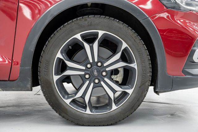 高CP國產掀背｜原廠保固至2026.12｜皆原廠保養｜原廠導航｜盲點｜ACC｜B&O重低音音響｜無線充電｜HUD抬顯  第4張相片