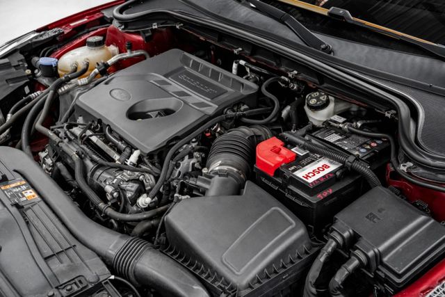 高CP國產掀背｜原廠保固至2026.12｜皆原廠保養｜原廠導航｜盲點｜ACC｜B&O重低音音響｜無線充電｜HUD抬顯  第5張相片