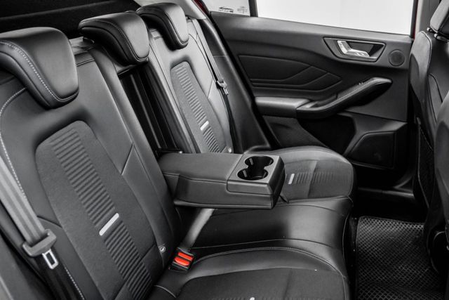 高CP國產掀背｜原廠保固至2026.12｜皆原廠保養｜原廠導航｜盲點｜ACC｜B&O重低音音響｜無線充電｜HUD抬顯  第8張相片