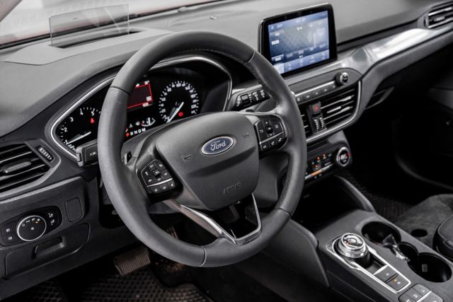 高CP國產掀背｜原廠保固至2026.12｜皆原廠保養｜原廠導航｜盲點｜ACC｜B&O重低音音響｜無線充電｜HUD抬顯  第9張相片