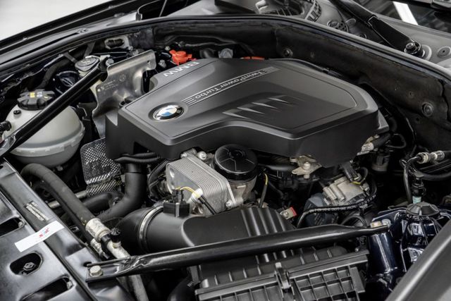 M款套件｜碳纖維下巴套件｜左右後側倒車影像｜四車門解鎖｜全景天窗｜腳踢尾門｜記憶座椅｜換檔撥片｜免鑰匙｜電動方向盤調整  第4張相片