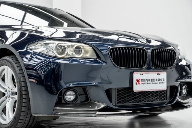 M款套件｜碳纖維下巴套件｜左右後側倒車影像｜四車門解鎖｜全景天窗｜腳踢尾門｜記憶座椅｜換檔撥片｜免鑰匙｜電動方向盤調整  第8張相片