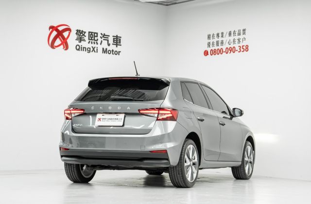 經濟都市掀背｜省稅省油｜原廠延保至2029.07｜原廠保養｜四顆輪胎剛換新｜Qi無線充電｜ACC跟車｜盲點偵測｜免鑰系統  第2張相片