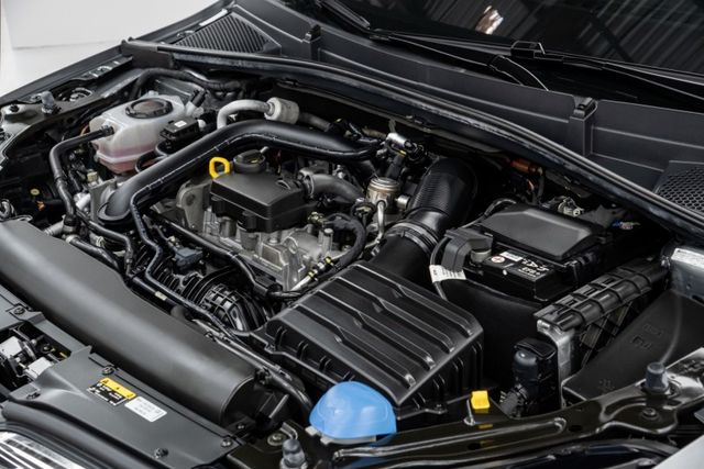 經濟都市掀背｜省稅省油｜原廠延保至2029.07｜原廠保養｜四顆輪胎剛換新｜Qi無線充電｜ACC跟車｜盲點偵測｜免鑰系統  第5張相片