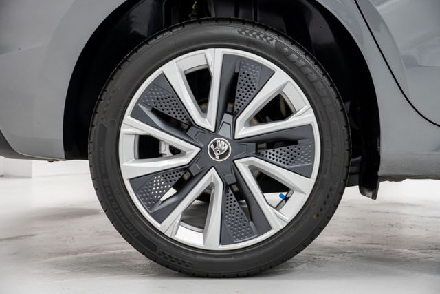 經濟都市掀背｜省稅省油｜原廠延保至2029.07｜原廠保養｜四顆輪胎剛換新｜Qi無線充電｜ACC跟車｜盲點偵測｜免鑰系統  第7張相片