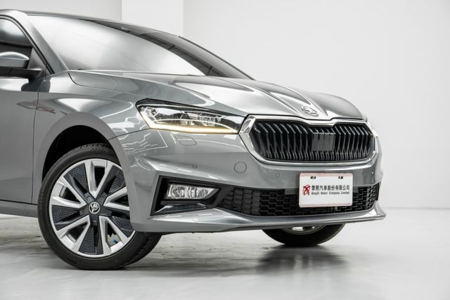 經濟都市掀背｜省稅省油｜原廠延保至2029.07｜原廠保養｜四顆輪胎剛換新｜Qi無線充電｜ACC跟車｜盲點偵測｜免鑰系統  第9張相片