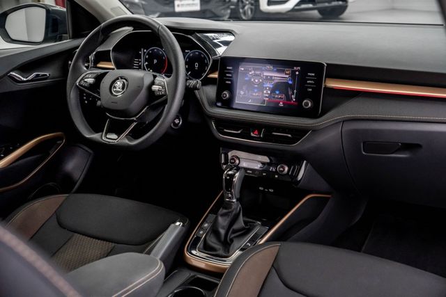 經濟都市掀背｜省稅省油｜原廠延保至2029.07｜原廠保養｜四顆輪胎剛換新｜Qi無線充電｜ACC跟車｜盲點偵測｜免鑰系統  第11張相片