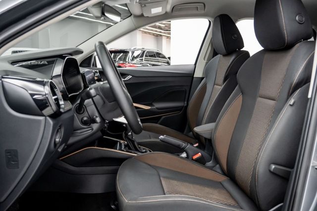 經濟都市掀背｜省稅省油｜原廠延保至2029.07｜原廠保養｜四顆輪胎剛換新｜Qi無線充電｜ACC跟車｜盲點偵測｜免鑰系統  第12張相片