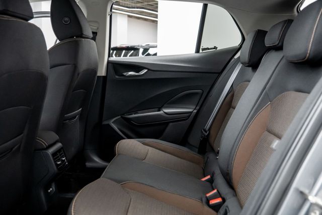 經濟都市掀背｜省稅省油｜原廠延保至2029.07｜原廠保養｜四顆輪胎剛換新｜Qi無線充電｜ACC跟車｜盲點偵測｜免鑰系統  第14張相片