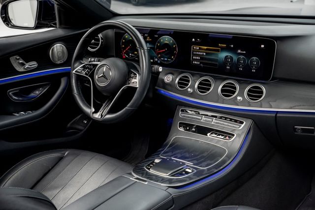 原鈑件｜原廠保養｜AMG套件｜柏林之音｜環景｜全數位儀表｜電動天窗｜腳踢尾門｜ACC｜車道維持｜64色氣氛燈｜HUD抬顯  第6張相片