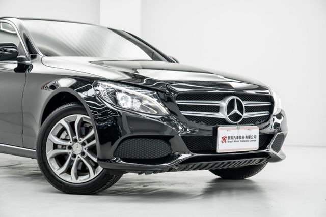 近兩年完整保養紀錄｜加裝氣氛燈｜雙記憶座椅｜前後雷達｜倒車顯影｜電動方向盤調整｜自動停車｜換檔撥片｜免鑰啟閉｜定速＆限速  第9張相片