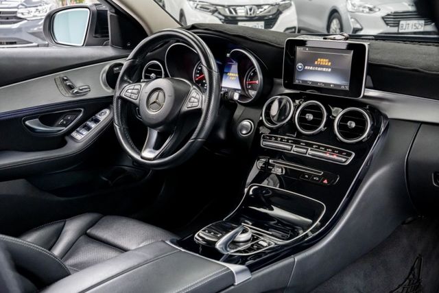 近兩年完整保養紀錄｜加裝氣氛燈｜雙記憶座椅｜前後雷達｜倒車顯影｜電動方向盤調整｜自動停車｜換檔撥片｜免鑰啟閉｜定速＆限速  第12張相片