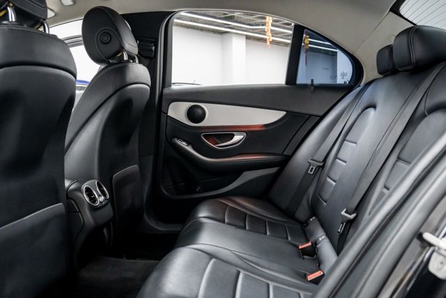 近兩年完整保養紀錄｜加裝氣氛燈｜雙記憶座椅｜前後雷達｜倒車顯影｜電動方向盤調整｜自動停車｜換檔撥片｜免鑰啟閉｜定速＆限速  第15張相片