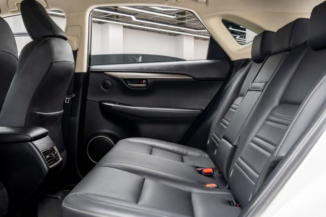 好開好保養｜高CP值日系休旅｜ACC跟車｜雙電動椅、加熱椅｜CD車機｜電尾門｜四感應車門｜盲點｜自動煞停｜換檔撥片｜備胎  第14張相片