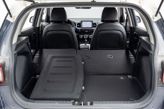 四顆輪胎全換新｜原廠保養｜市區好停車、好保養｜車道維持｜定速｜導航｜Qi無線充電｜CarPlay｜免鑰匙｜自動頭燈  第4張相片