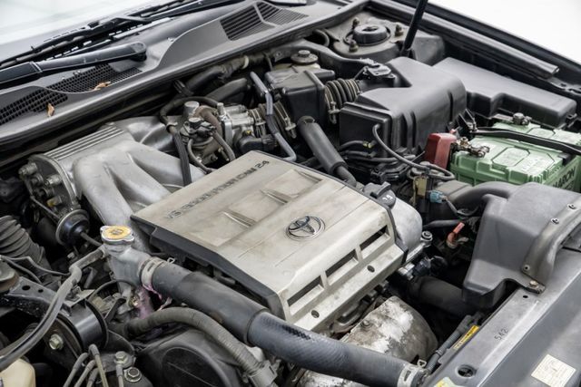 原鈑｜皆原廠保養｜超低里程、僅跑8萬多公里｜電動天窗｜雙電動椅｜電動後遮陽簾｜核桃木紋飾板｜感應雨刷｜自動頭燈｜恆溫空調  第3張相片