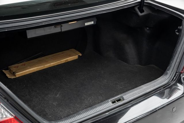 原鈑｜皆原廠保養｜超低里程、僅跑8萬多公里｜電動天窗｜雙電動椅｜電動後遮陽簾｜核桃木紋飾板｜感應雨刷｜自動頭燈｜恆溫空調  第5張相片