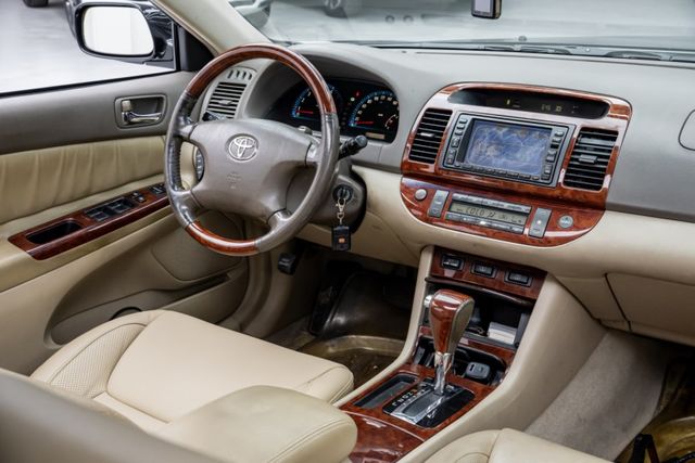 原鈑｜皆原廠保養｜超低里程、僅跑8萬多公里｜電動天窗｜雙電動椅｜電動後遮陽簾｜核桃木紋飾板｜感應雨刷｜自動頭燈｜恆溫空調  第7張相片