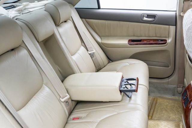 原鈑｜皆原廠保養｜超低里程、僅跑8萬多公里｜電動天窗｜雙電動椅｜電動後遮陽簾｜核桃木紋飾板｜感應雨刷｜自動頭燈｜恆溫空調  第10張相片