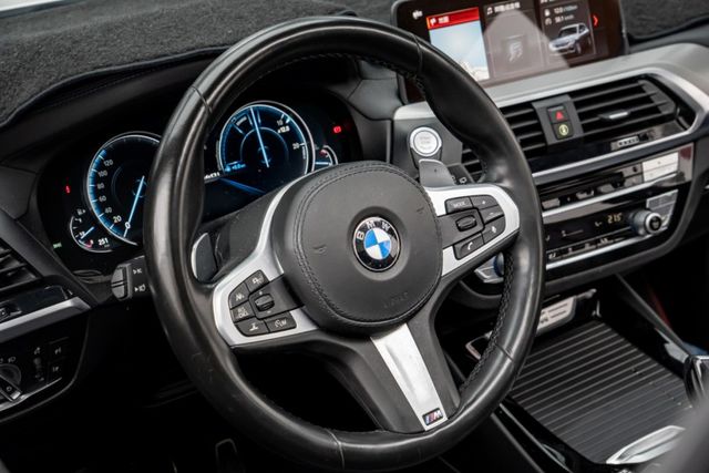 原鈑件｜皆原廠保養｜M款套件｜360環景｜HK高階音響｜ACC跟車｜腳踢尾門｜陡坡緩降｜全景天窗｜導航｜車道維持｜免鑰匙  第10張相片