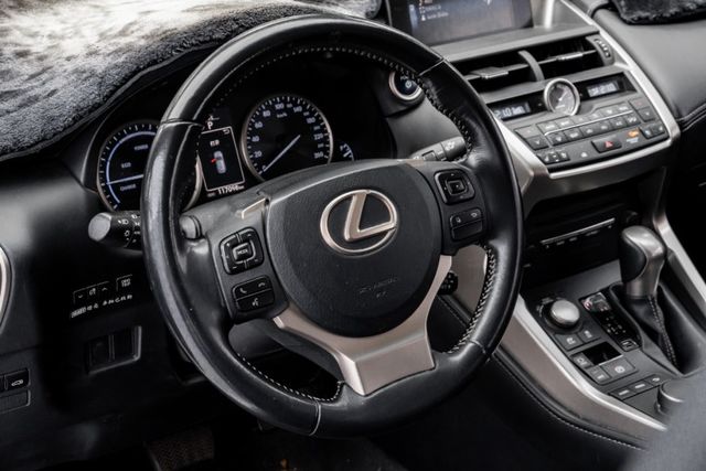 原鈑｜2026.03月剛換原廠大電池｜加裝主動式重低音音響｜定速｜免鑰匙｜雙前加熱通風椅｜電動尾門｜電動方向盤｜雙電動椅  第10張相片