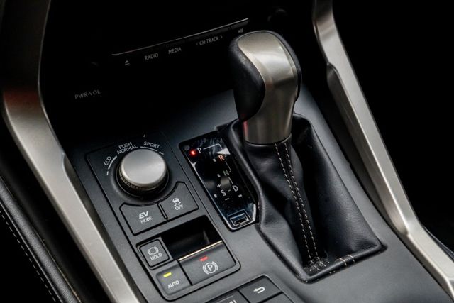 原鈑｜2026.03月剛換原廠大電池｜加裝主動式重低音音響｜定速｜免鑰匙｜雙前加熱通風椅｜電動尾門｜電動方向盤｜雙電動椅  第11張相片