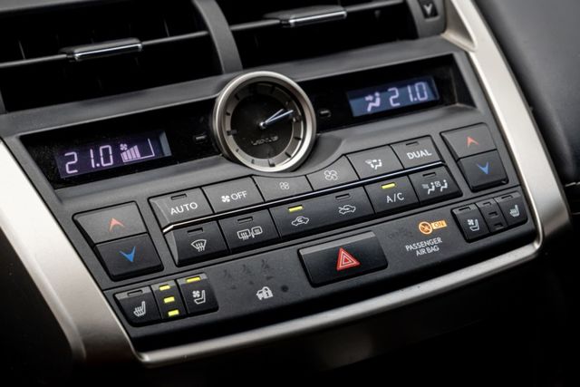 原鈑｜2026.03月剛換原廠大電池｜加裝主動式重低音音響｜定速｜免鑰匙｜雙前加熱通風椅｜電動尾門｜電動方向盤｜雙電動椅  第12張相片