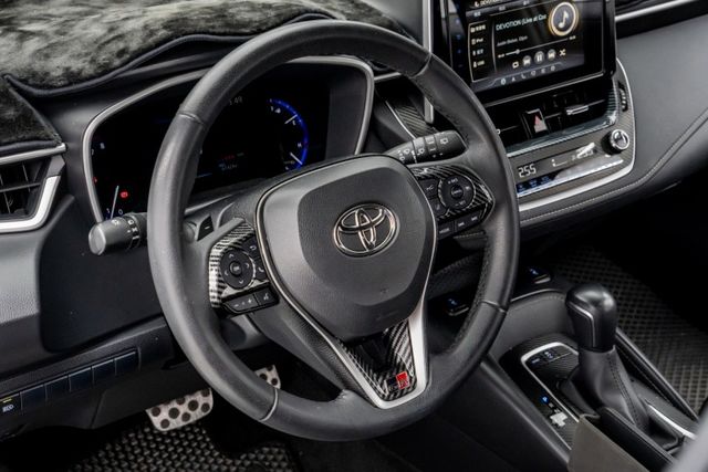 皆原廠保養｜卡夢內飾板｜雙跑車座椅｜HUD｜ACC跟車｜導航｜SPORT｜車道維持｜盲點｜免鑰匙｜自動遠光｜雙電熱椅  第9張相片