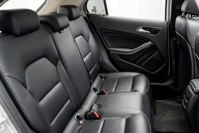 原鈑件｜全景天窗｜僅跑九萬多公里｜改裝專用安卓機｜雙記憶座椅｜電動尾門｜換檔撥片｜定速＆限速｜免鑰啟閉｜前後雷達顯示  第9張相片