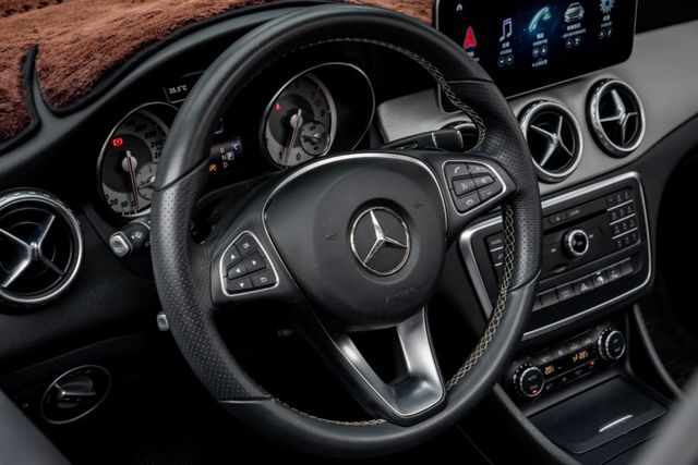 原鈑件｜全景天窗｜僅跑九萬多公里｜改裝專用安卓機｜雙記憶座椅｜電動尾門｜換檔撥片｜定速＆限速｜免鑰啟閉｜前後雷達顯示  第10張相片