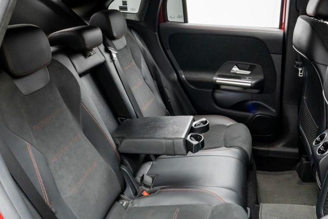 原鈑件｜皆原廠保養｜選配AMG配件｜車道維持｜ACC｜腳踢尾門｜全數位儀表｜64色氣氛燈｜雙記憶座椅｜前後雷達｜免鑰匙  第8張相片