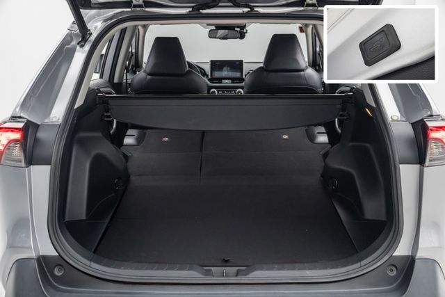 原鈑件｜皆原廠保養｜加選精裝影音套件｜環景｜腳踢尾門｜ACC｜車道維持｜數位電視｜導航｜加熱座椅｜盲點｜自動遠光｜免鑰匙  第4張相片